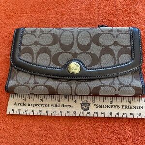 Coach signature Brown Trifold wallet